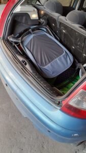 MC Oria XXL w bagazniku malego auta