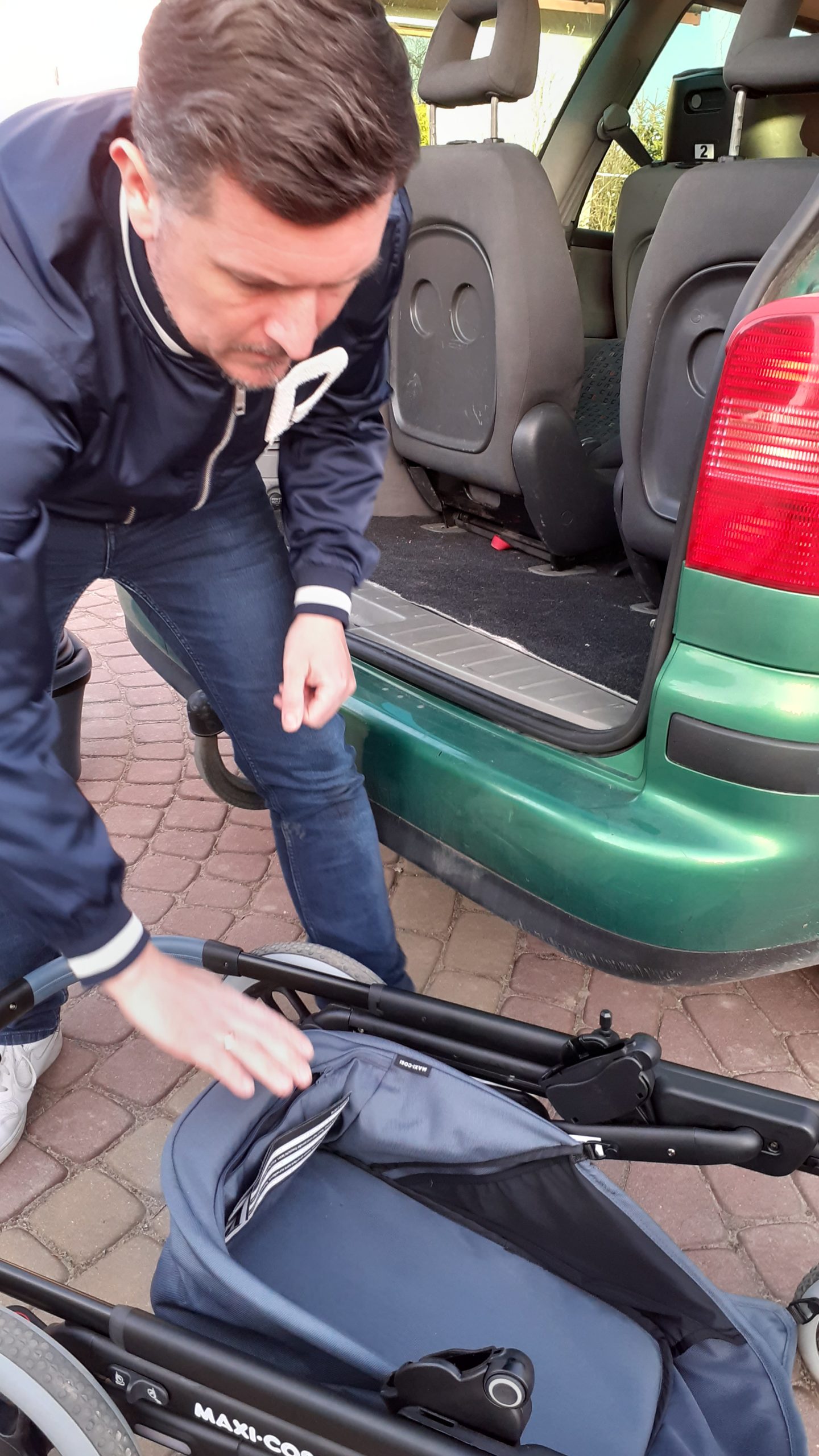Maxi-Cosi Oria XXL składanie i pakowanie do auta