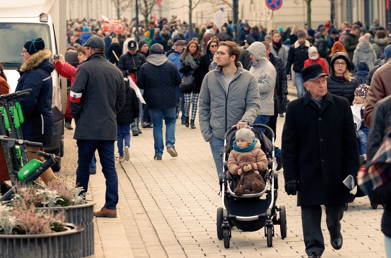 Wózek kompaktowy – wózki dziecięce składane jedną ręką