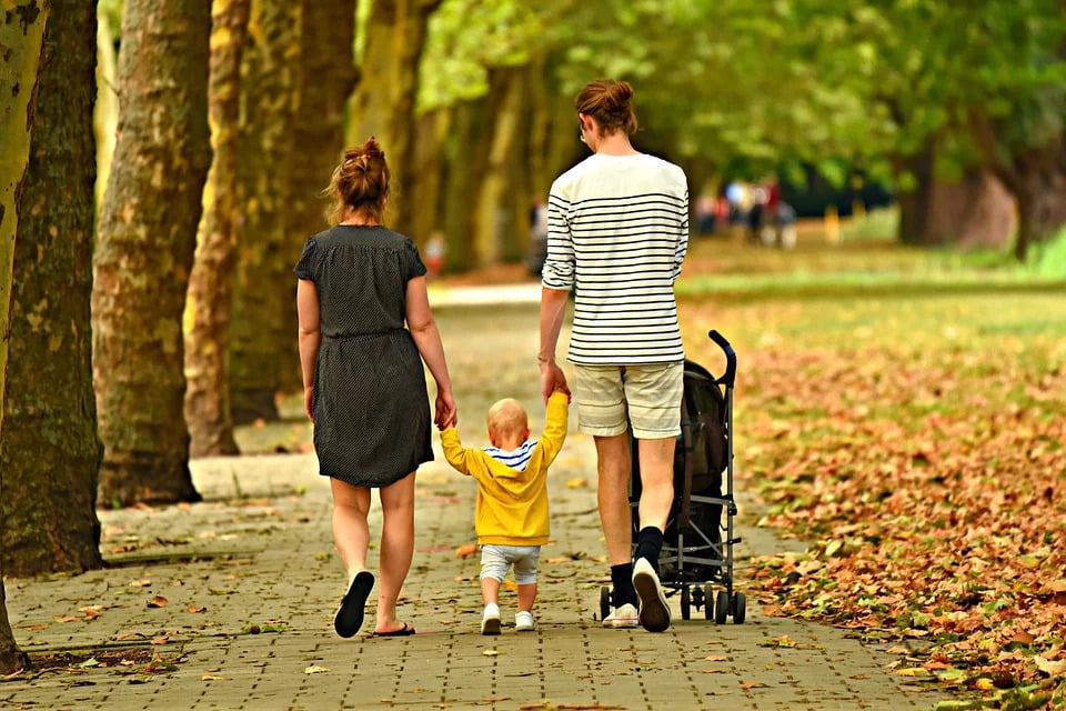 Wózek dziecięcy typu parasolka. Czym jest?
